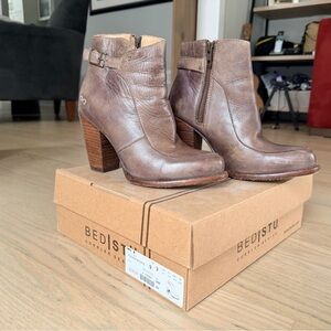 BED|STU Women's Distressed Brown Ankle Booties